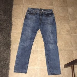 Light blue jeans, light acid wash